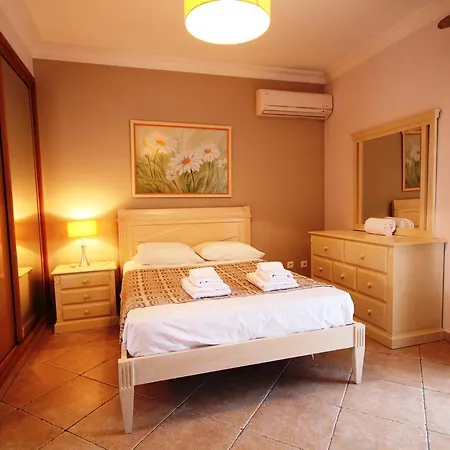 Fonte Santa Villa Quarteira