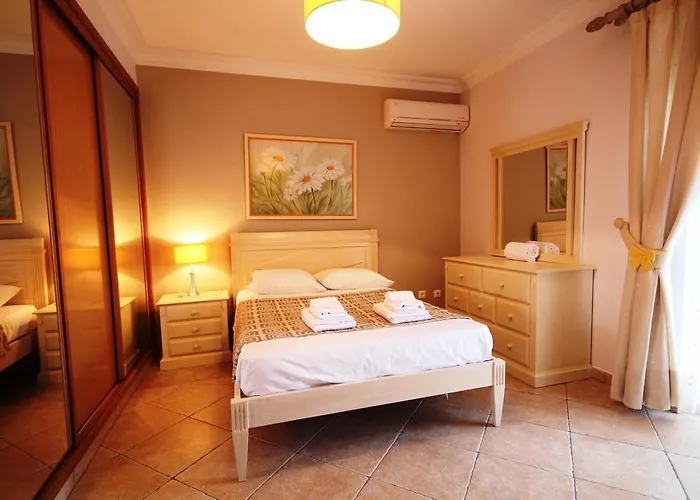 Fonte Santa Villa Quarteira
